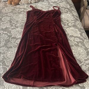 Francesca's Collections Burgundy Velvet Midi Dress